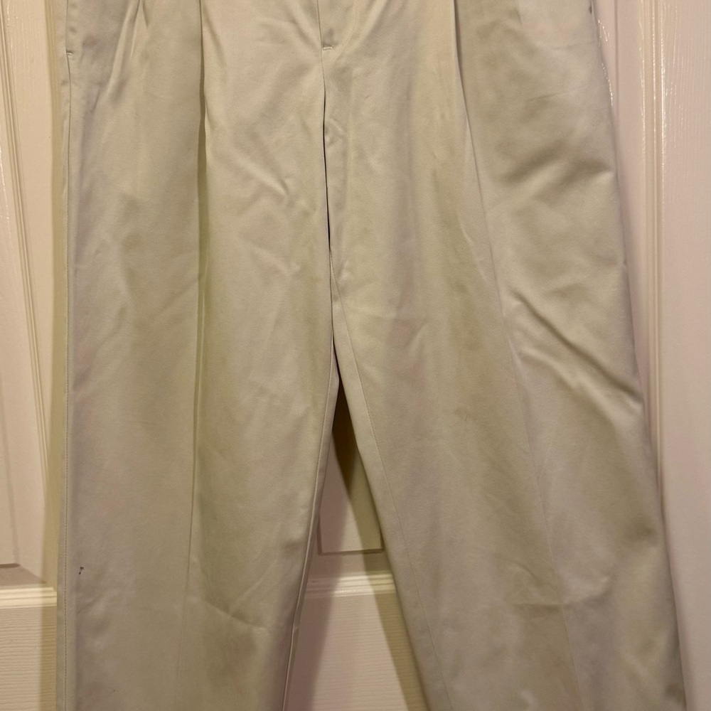 Dockers Men's Light Gray Dress Pants